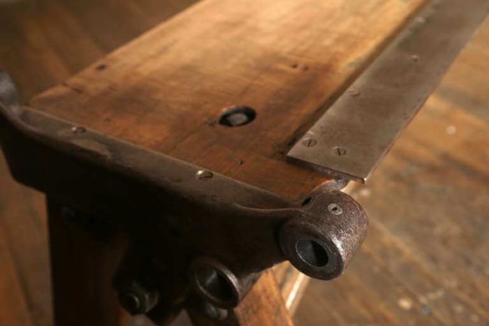 metal brake sofa table